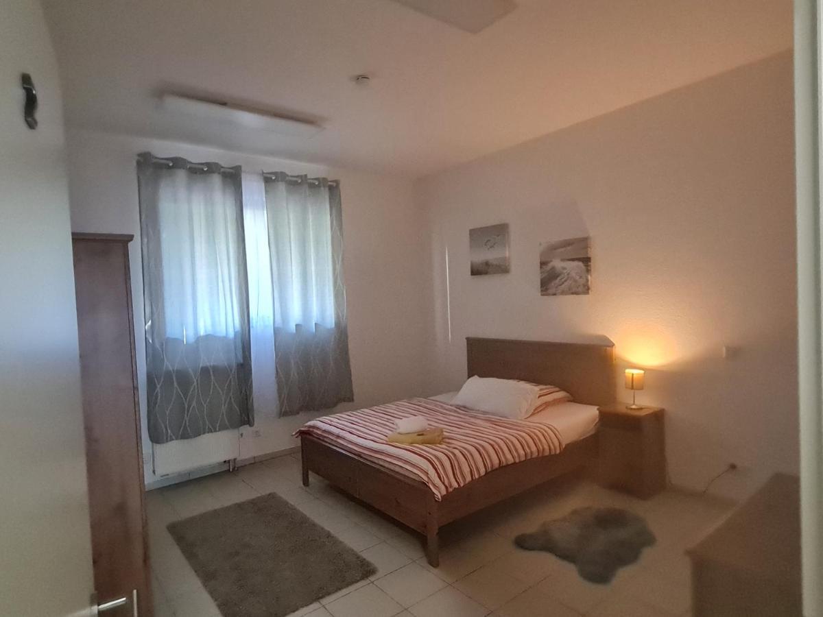 Pension Am Rathaus, 24H Check-In Mundelsheim Eksteriør billede